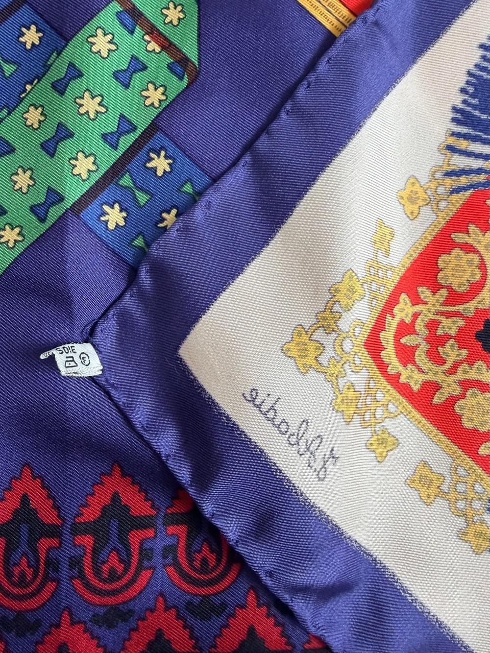 Hermes Paris Brins d’Or Julie Abadie Hand Rolled Silk Scarf Vintage 80s/90s - Picture 3 of 5
